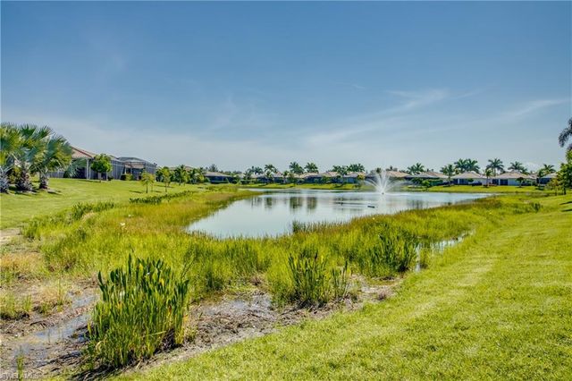 8260 Venetian Pointe DR, Fort Myers, FL 33908