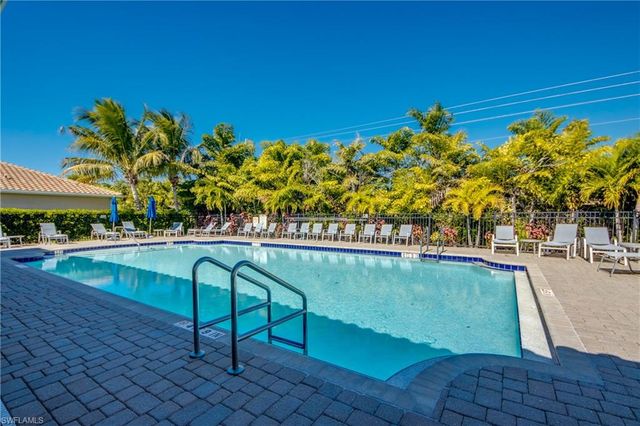 8260 Venetian Pointe DR, Fort Myers, FL 33908