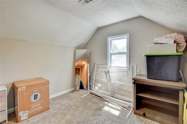2 Clover ST, Hampton, VA 23669