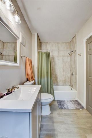2 Clover ST, Hampton, VA 23669