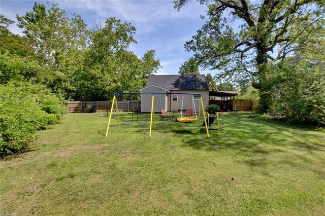 2 Clover ST, Hampton, VA 23669