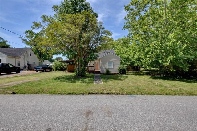 2 Clover ST, Hampton, VA 23669