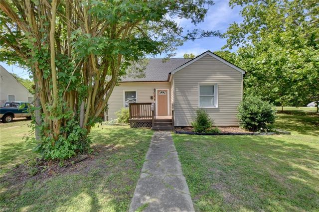2 Clover ST, Hampton, VA 23669