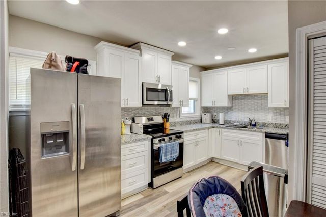 2 Clover ST, Hampton, VA 23669