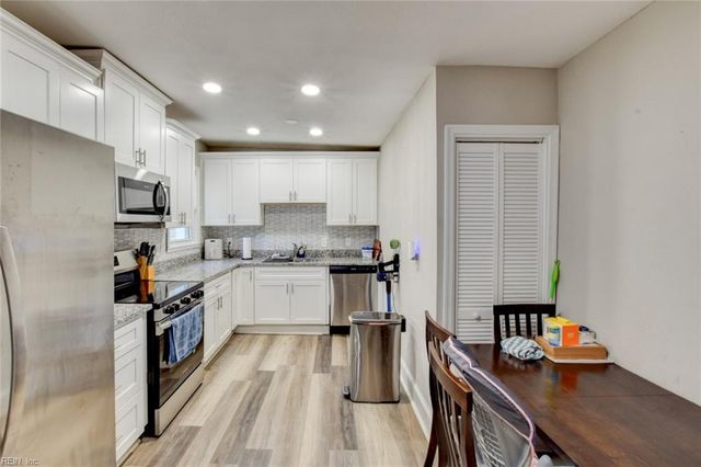 2 Clover ST, Hampton, VA 23669