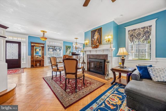 917 DEKALB PIKE, Ambler, PA 19002
