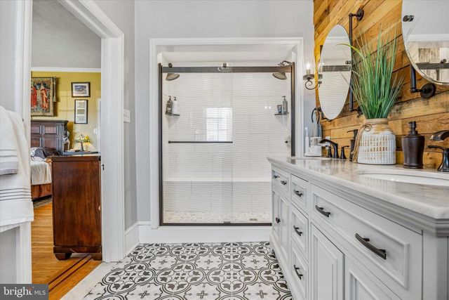 917 DEKALB PIKE, Ambler, PA 19002