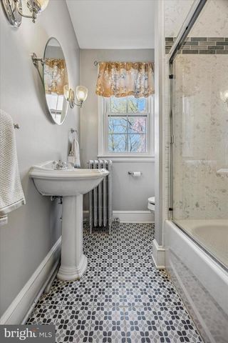 917 DEKALB PIKE, Ambler, PA 19002
