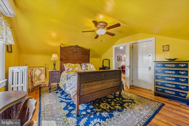 917 DEKALB PIKE, Ambler, PA 19002