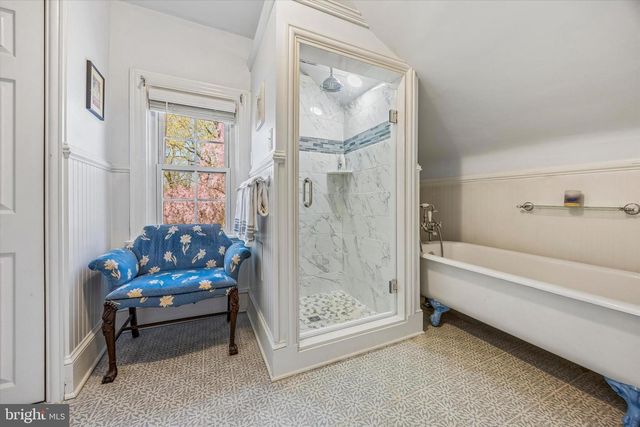 917 DEKALB PIKE, Ambler, PA 19002
