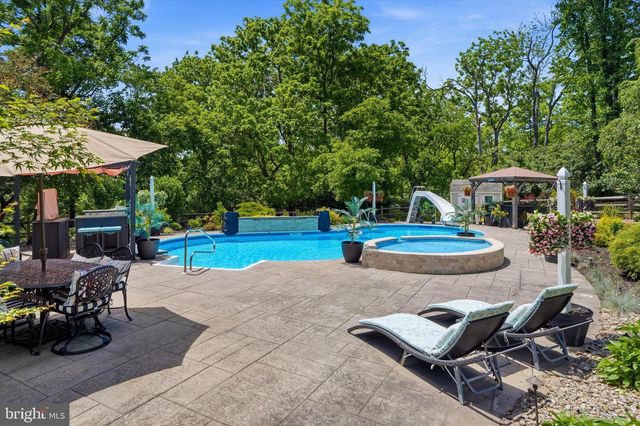 917 DEKALB PIKE, Ambler, PA 19002