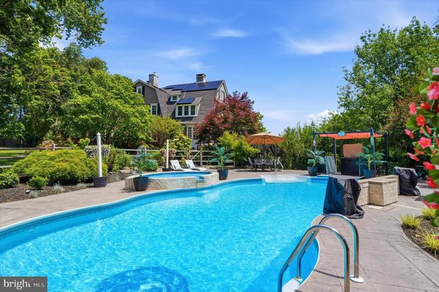 917 DEKALB PIKE, Ambler, PA 19002