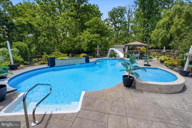 917 DEKALB PIKE, Ambler, PA 19002