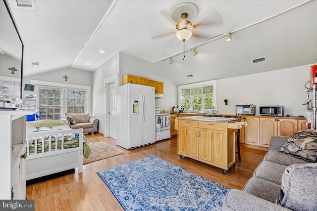 917 DEKALB PIKE, Ambler, PA 19002