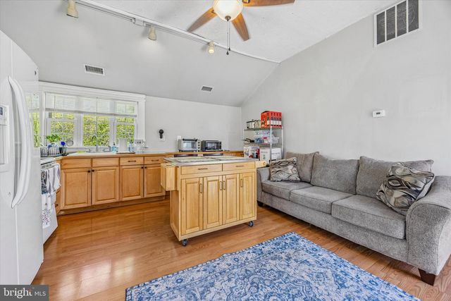 917 DEKALB PIKE, Ambler, PA 19002