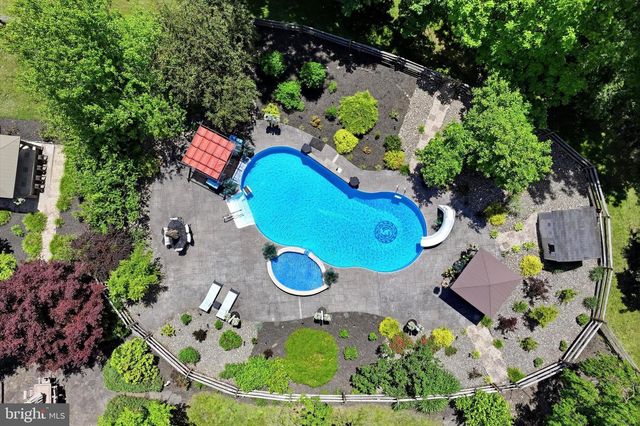 917 DEKALB PIKE, Ambler, PA 19002