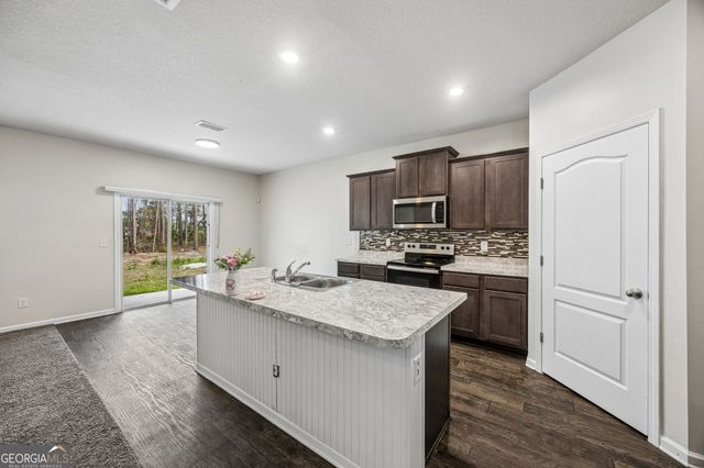 403 Cedar Breeze Drive, Kingsland, GA 31548