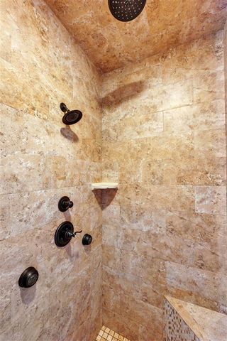 2404 SW 70th St, Lawton, OK 73505