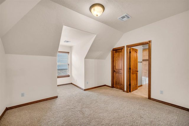 2404 SW 70th St, Lawton, OK 73505