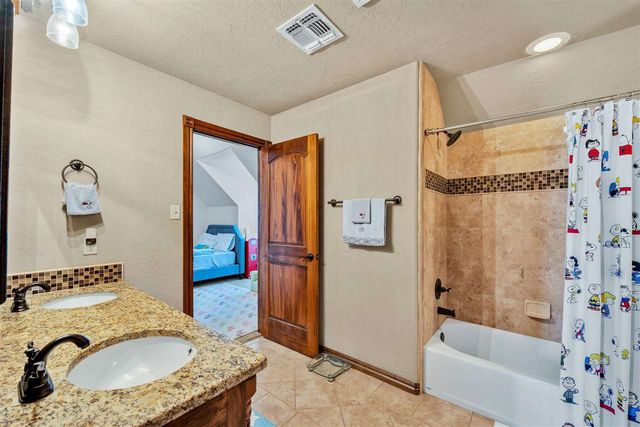 2404 SW 70th St, Lawton, OK 73505