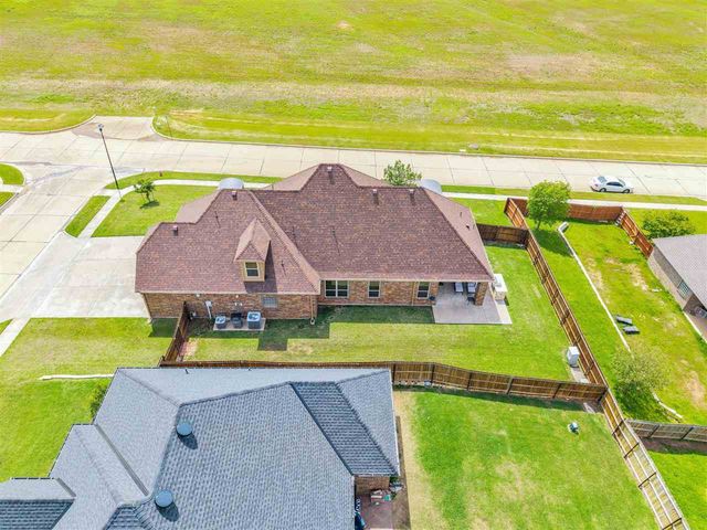 2404 SW 70th St, Lawton, OK 73505