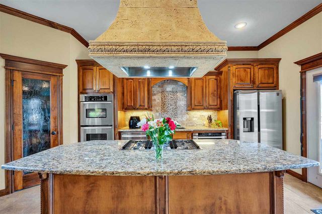 2404 SW 70th St, Lawton, OK 73505