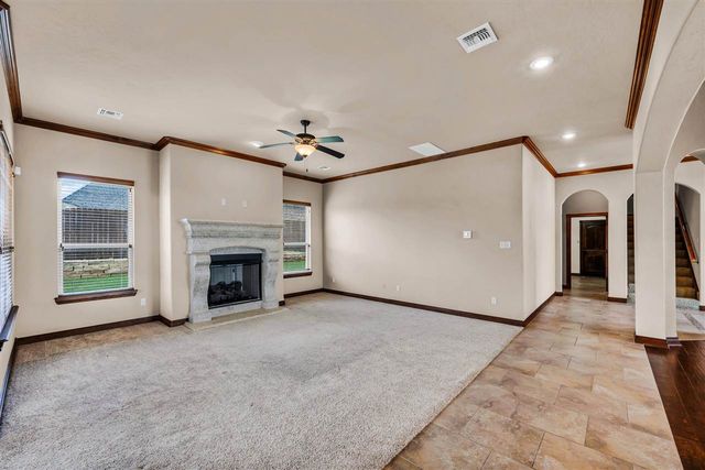 2404 SW 70th St, Lawton, OK 73505