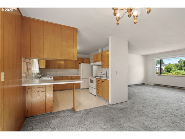 1088 NOPAL St, Florence, OR 97439