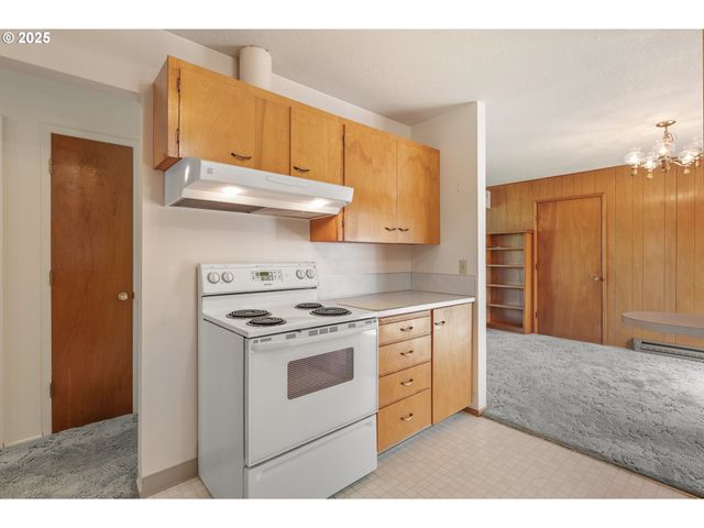 1088 NOPAL St, Florence, OR 97439