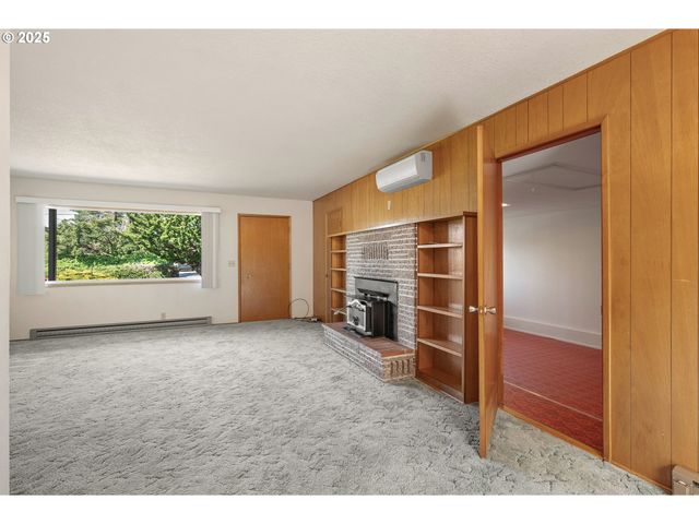 1088 NOPAL St, Florence, OR 97439