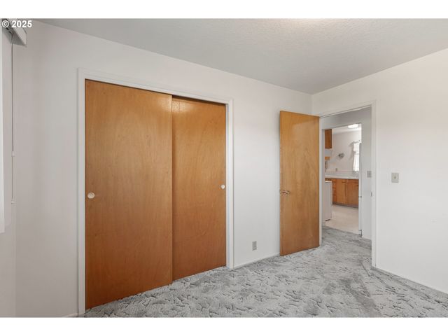 1088 NOPAL St, Florence, OR 97439