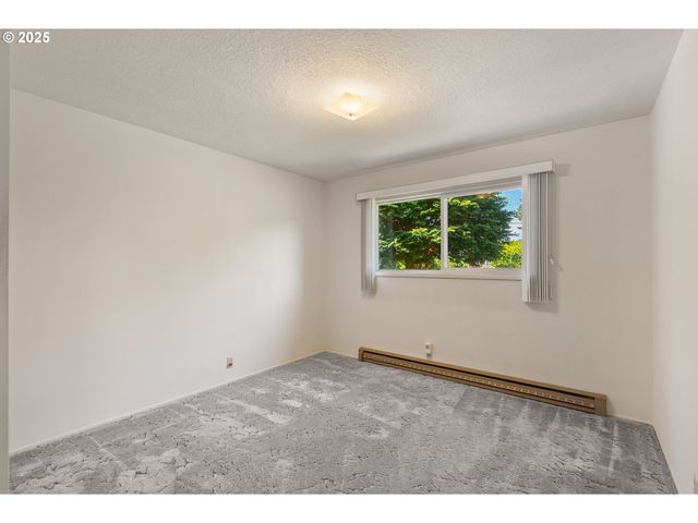 1088 NOPAL St, Florence, OR 97439