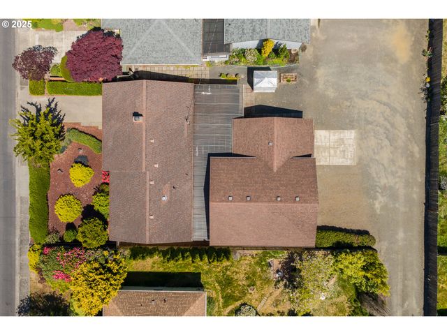 1088 NOPAL St, Florence, OR 97439