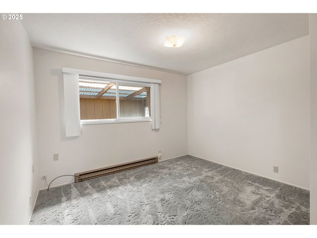 1088 NOPAL St, Florence, OR 97439