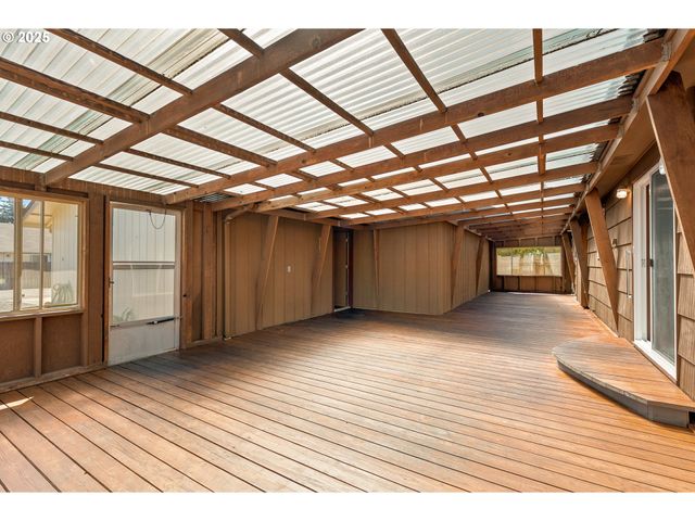 1088 NOPAL St, Florence, OR 97439