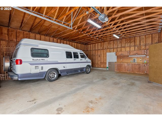 1088 NOPAL St, Florence, OR 97439
