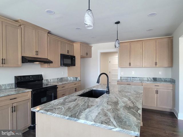 4092 RIDGEVIEW RD, Harrisburg, PA 17112