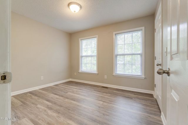 2305 South S Greenwood Drive Unit 21, Johnson City, TN 37604