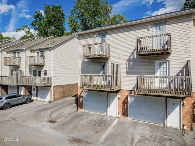 2305 South S Greenwood Drive Unit 21, Johnson City, TN 37604