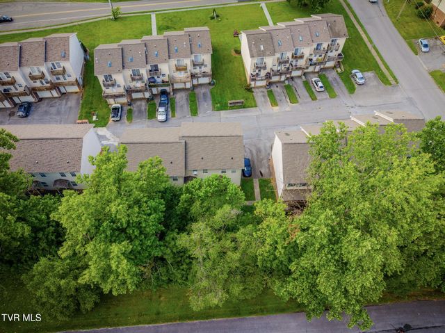 2305 South S Greenwood Drive Unit 21, Johnson City, TN 37604