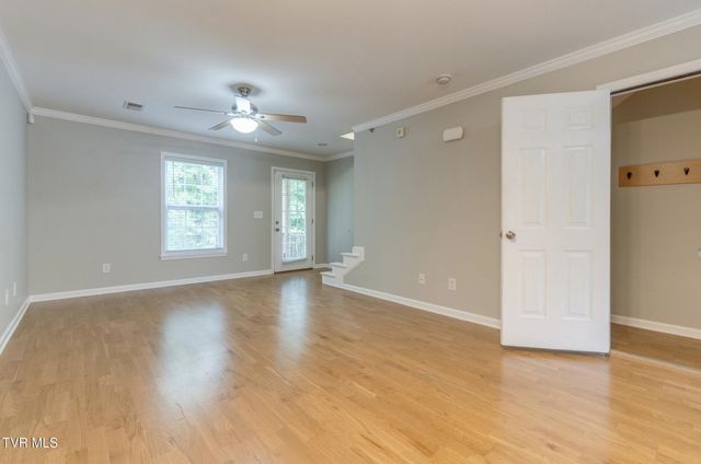 2305 South S Greenwood Drive Unit 21, Johnson City, TN 37604