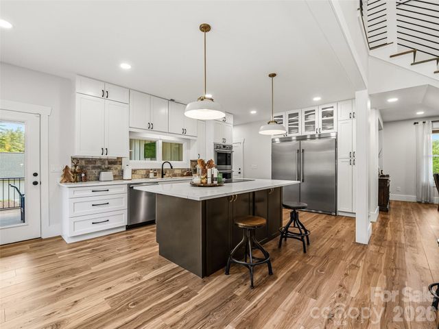158 Trellem Trail, Hendersonville, NC 28739