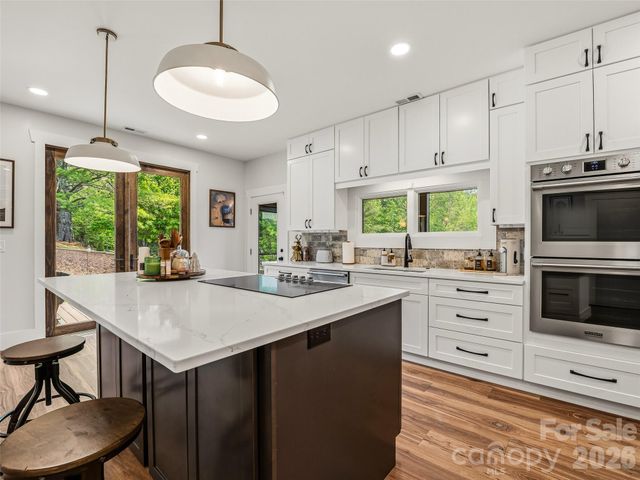 158 Trellem Trail, Hendersonville, NC 28739