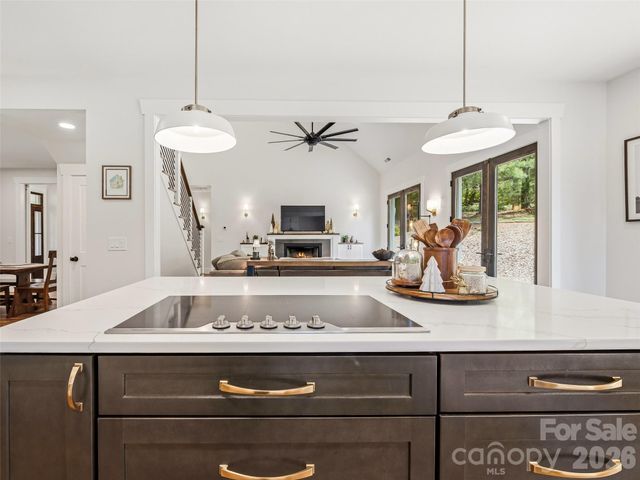 158 Trellem Trail, Hendersonville, NC 28739