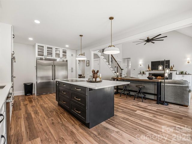 158 Trellem Trail, Hendersonville, NC 28739