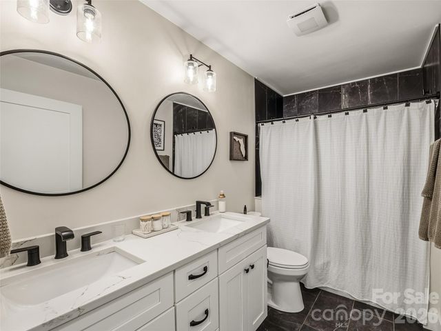 158 Trellem Trail, Hendersonville, NC 28739