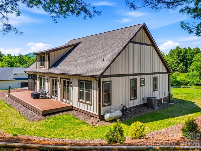 158 Trellem Trail, Hendersonville, NC 28739