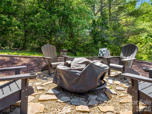158 Trellem Trail, Hendersonville, NC 28739