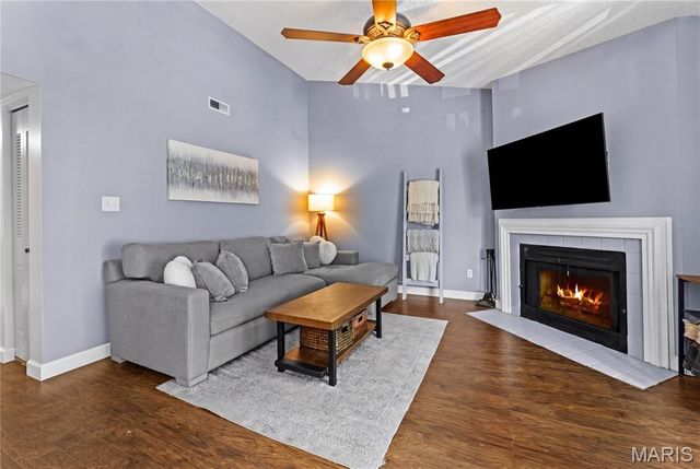 9125 N Swan Circle, Brentwood, MO 63144