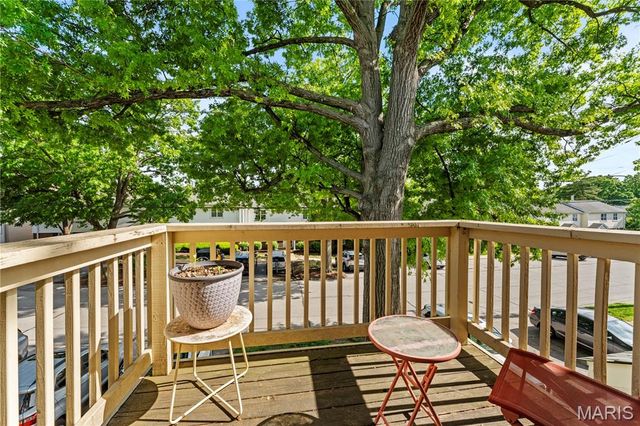 9125 N Swan Circle, Brentwood, MO 63144